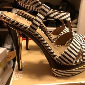 Gianni Bini Navy heels